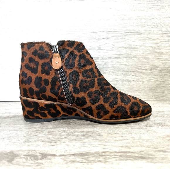 NWT Kenneth Cole Gentle Souls Ella Leopard Print Calf Hair Wedge Bootie - Sz 6.5 - Picture 3 of 16